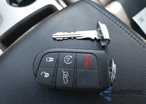 2015 Jeep Grand Cherokee High Altitude z USA, uszkodzony, nr VIN 1C4RJECG6FC160417